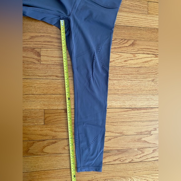 NWOT Athleta Elation Laser Cut Tight Yoga Legging Purple Gray Small - Picture 10 of 11